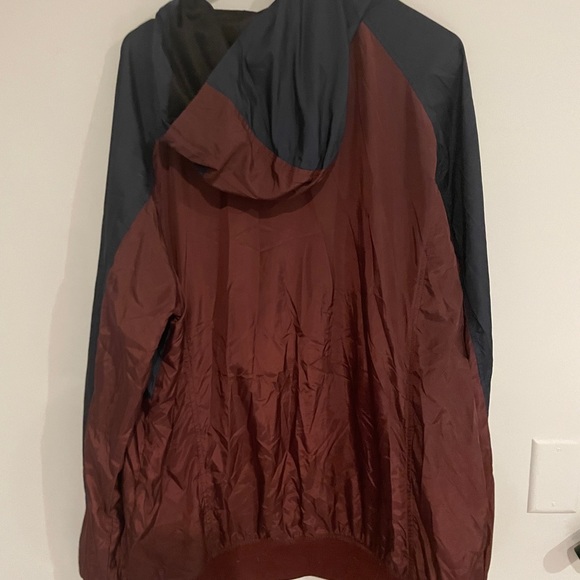 Zella jacket - Picture 3 of 3